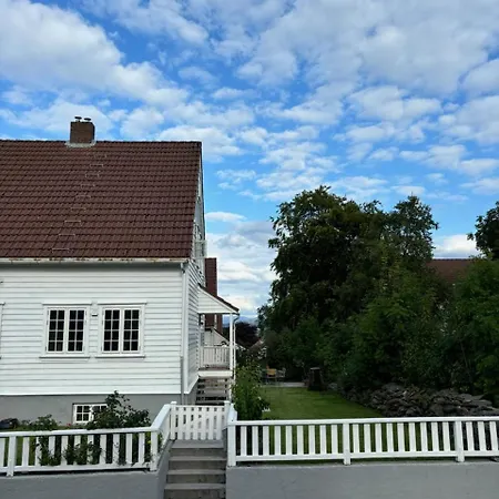 Koselig Hus Pa Valand * ستافانجر